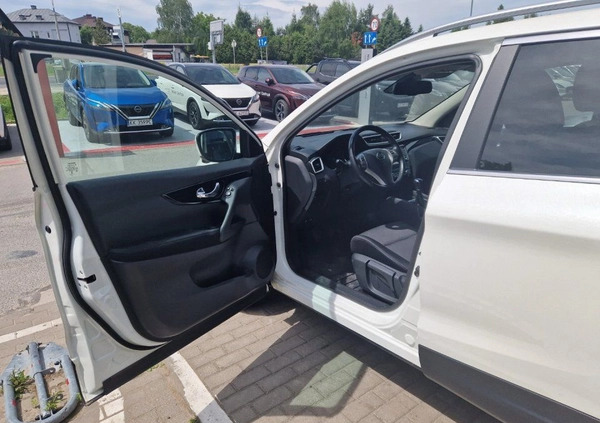Nissan Qashqai cena 77500 przebieg: 78471, rok produkcji 2017 z Kraków małe 301